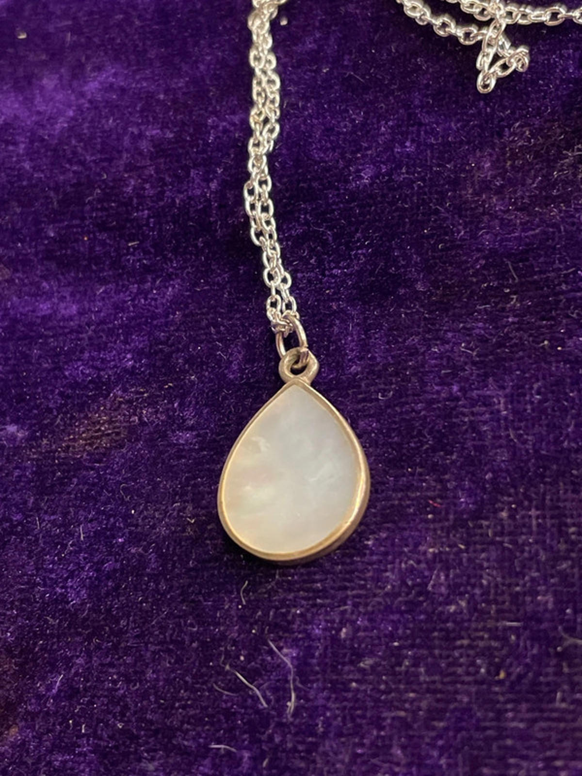 925 Silver Chain | Mother of Pearl Pendant | 26cm