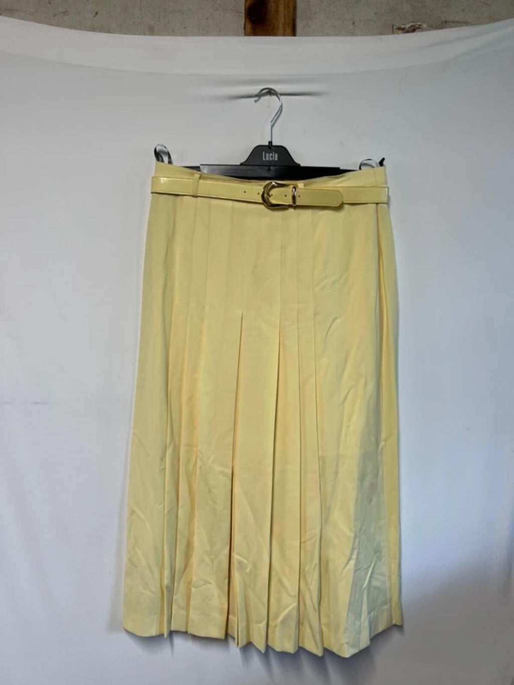 Lucia | 18 | Butter Yellow midi skirt with belt