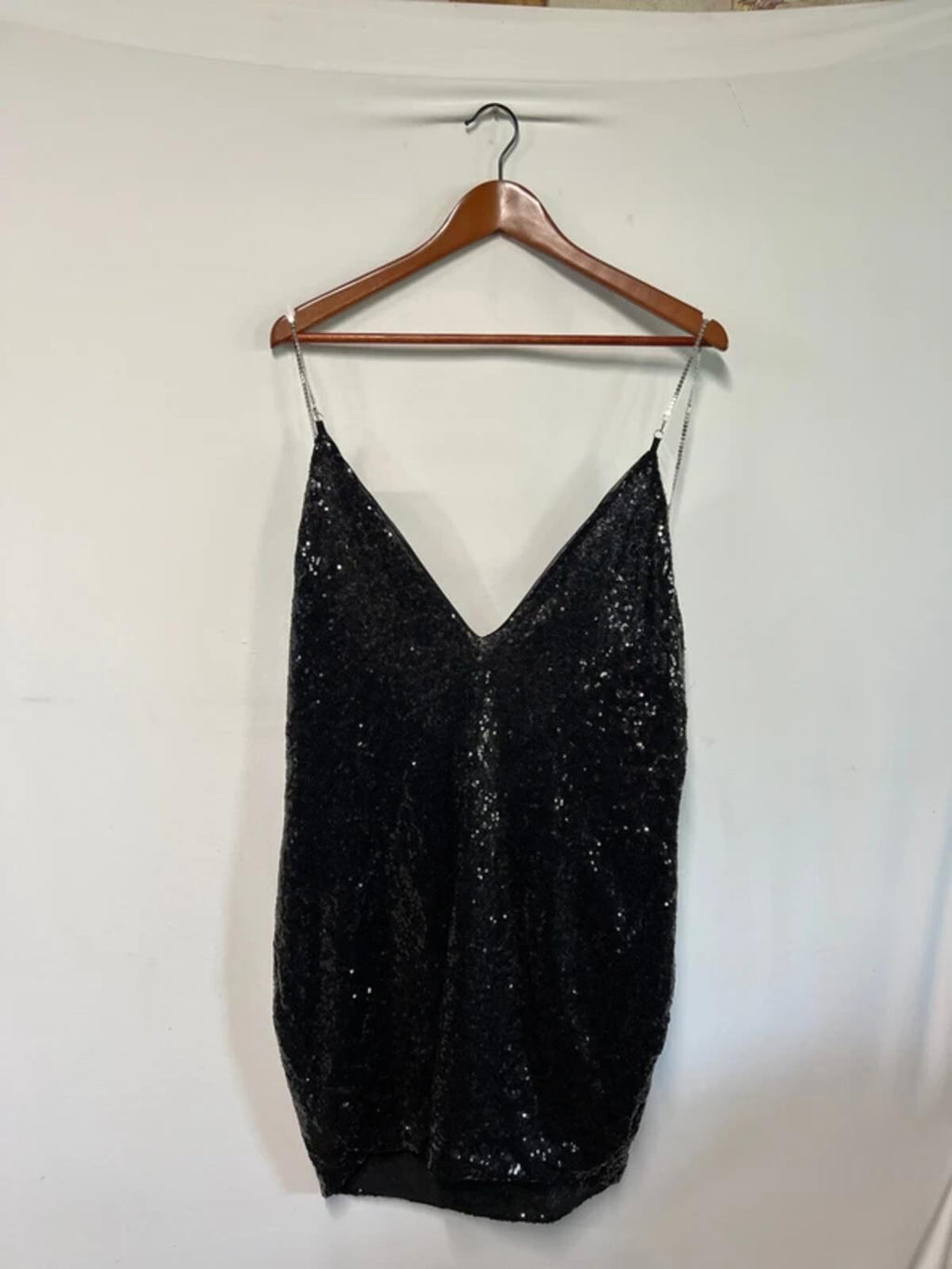 Pretty Little Thing | 16 | Black sequin top with chains