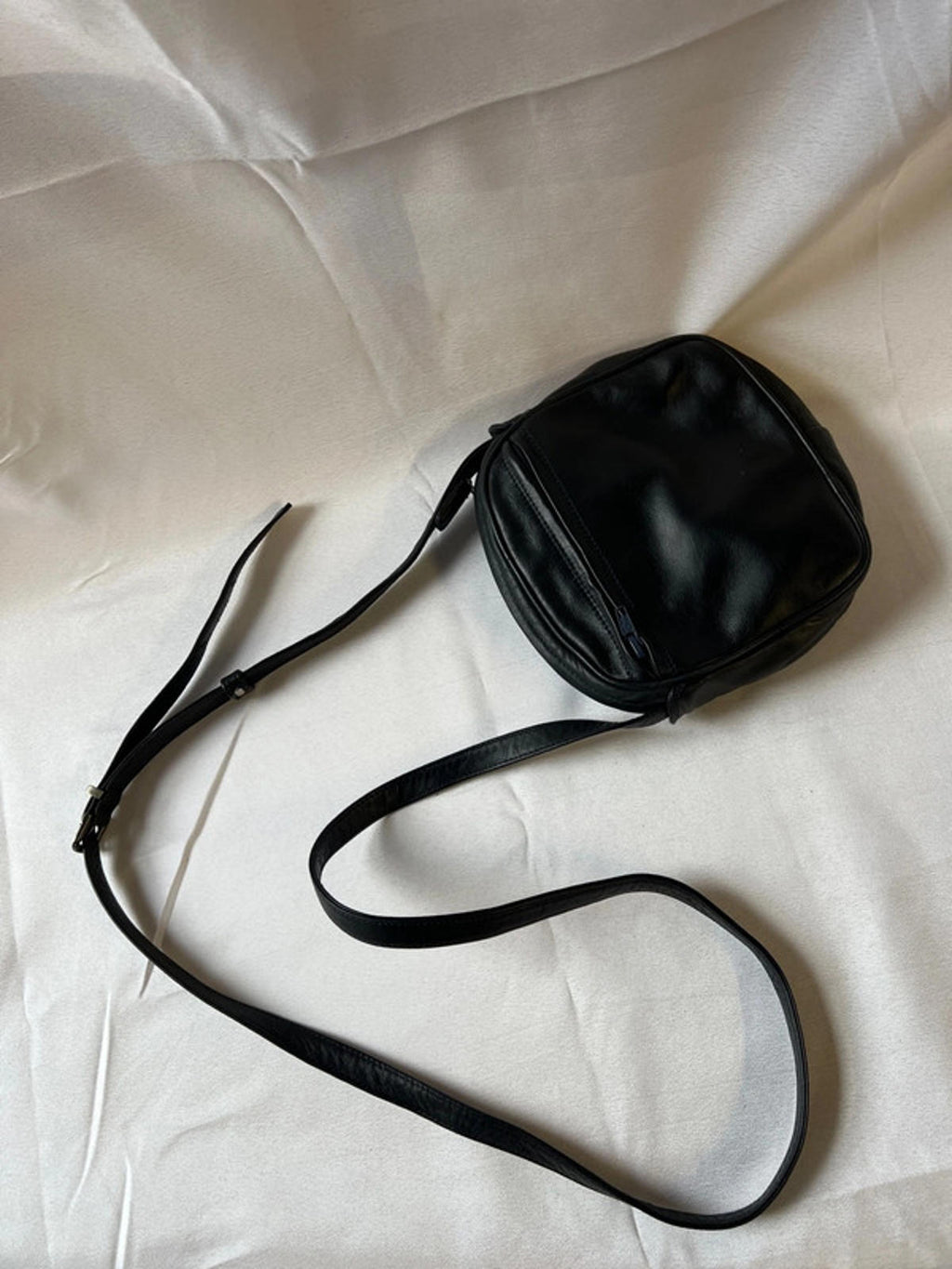 Vintage Enny Shoulderbag | Black Soft Italian Leather Shoulderbag