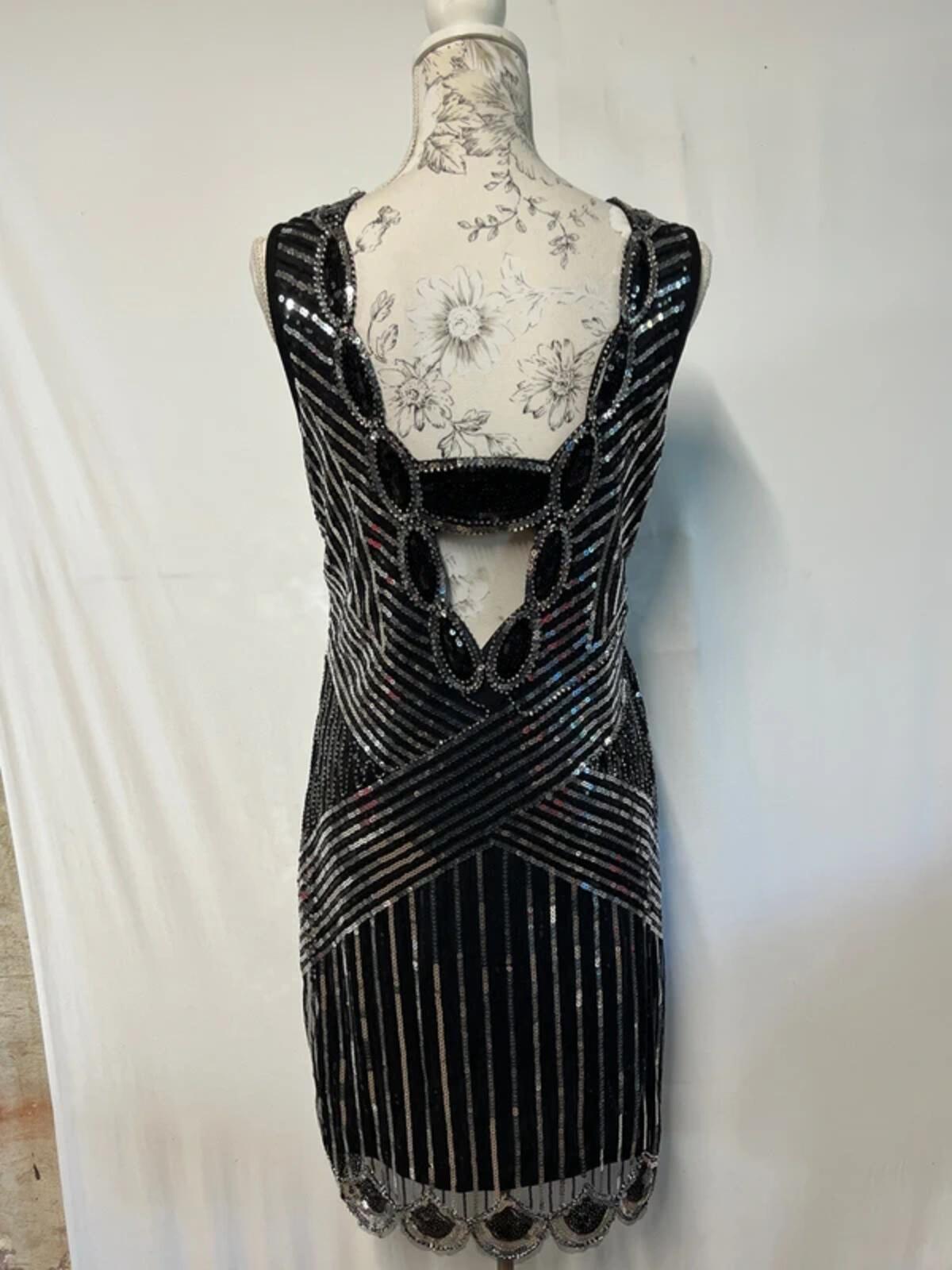 Medium | 1920’s style Cocktail dress with sequins | Very good