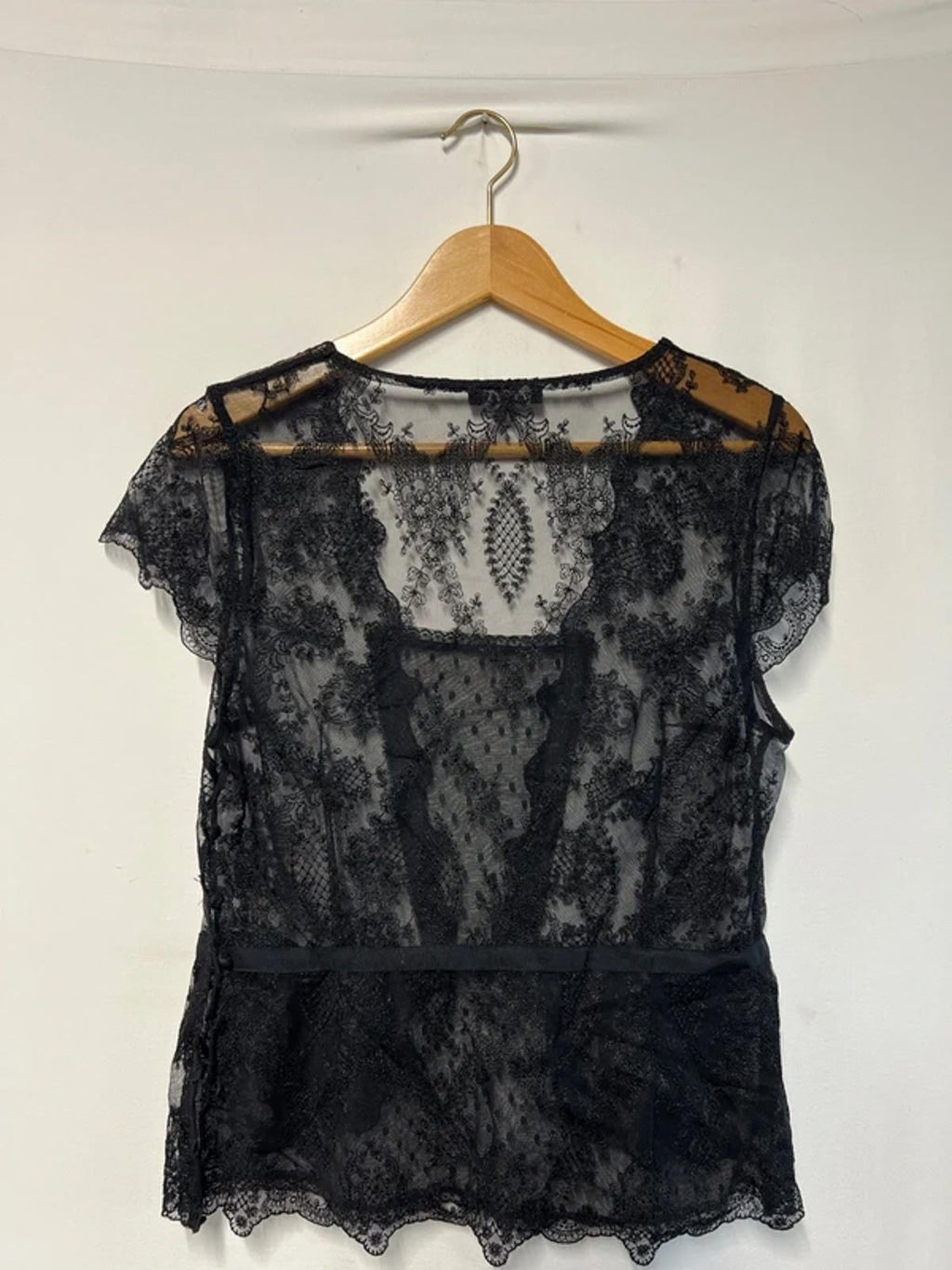 Vintage Coast | 14 | Black lace top