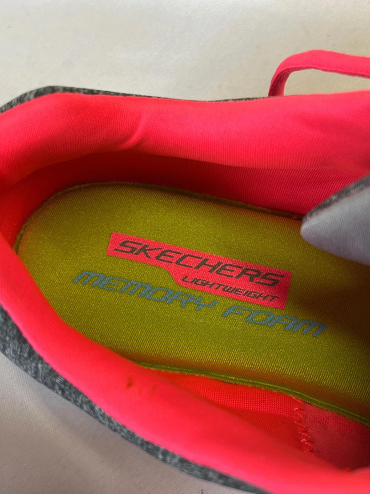 Skechers Lightweight Memory Foam | Size 7 | Some Stains