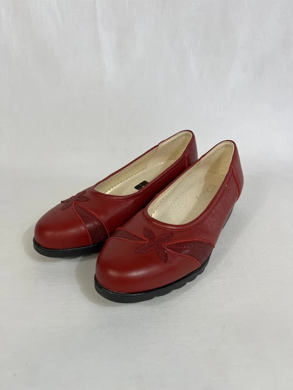 Equity | Size 5 | Vintage red leather floral slip on ballets