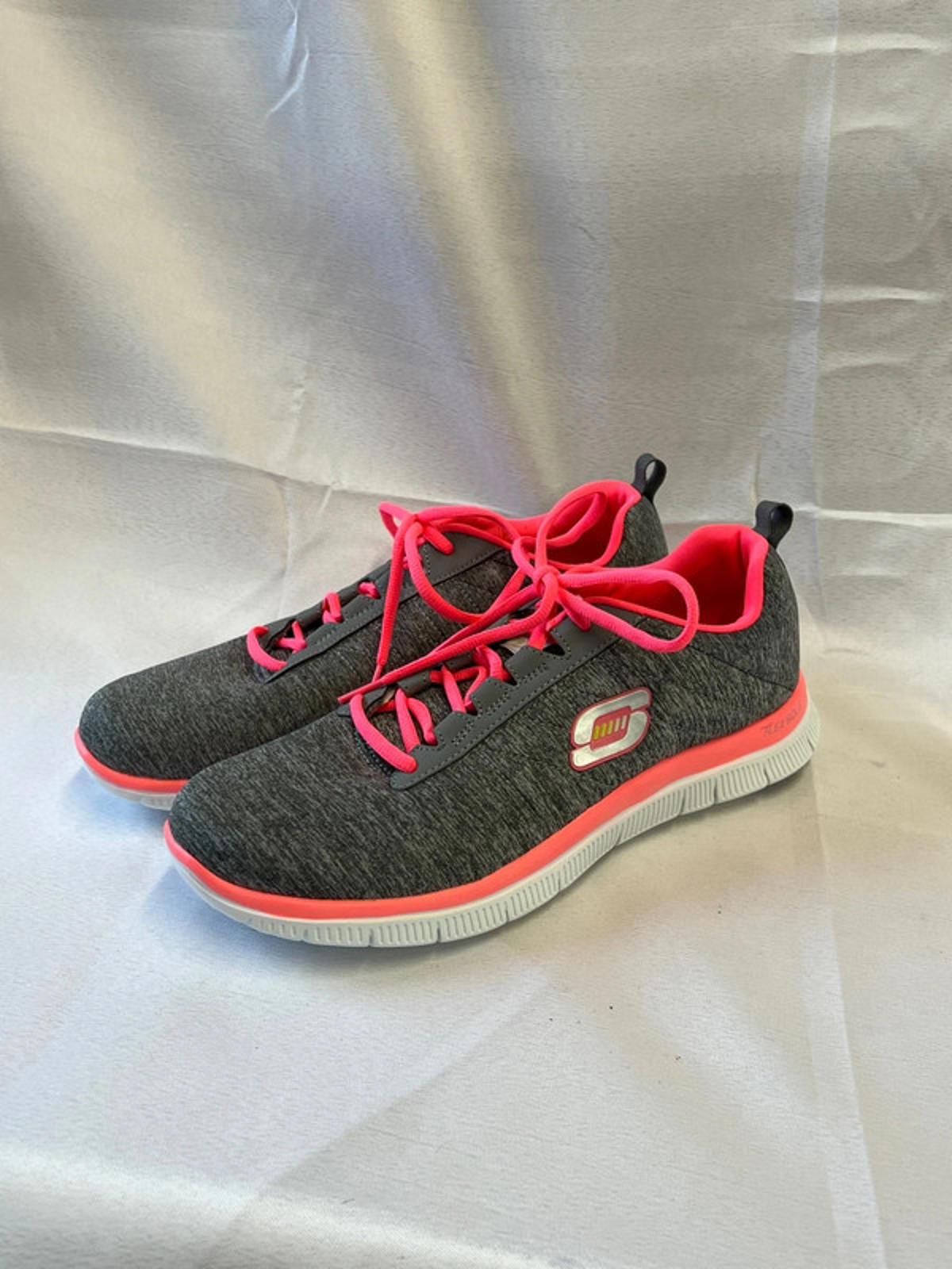 Skechers Lightweight Memory Foam | Size 7 | Some Stains
