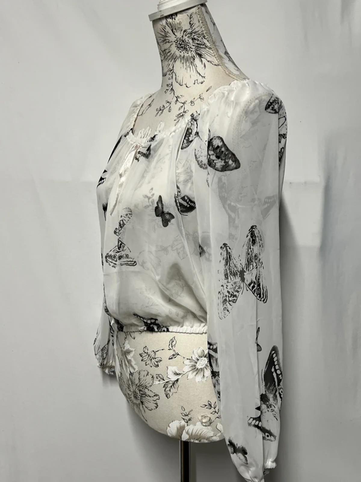 LY | S/M | White Blouse Butterfly Pattern | Very Good