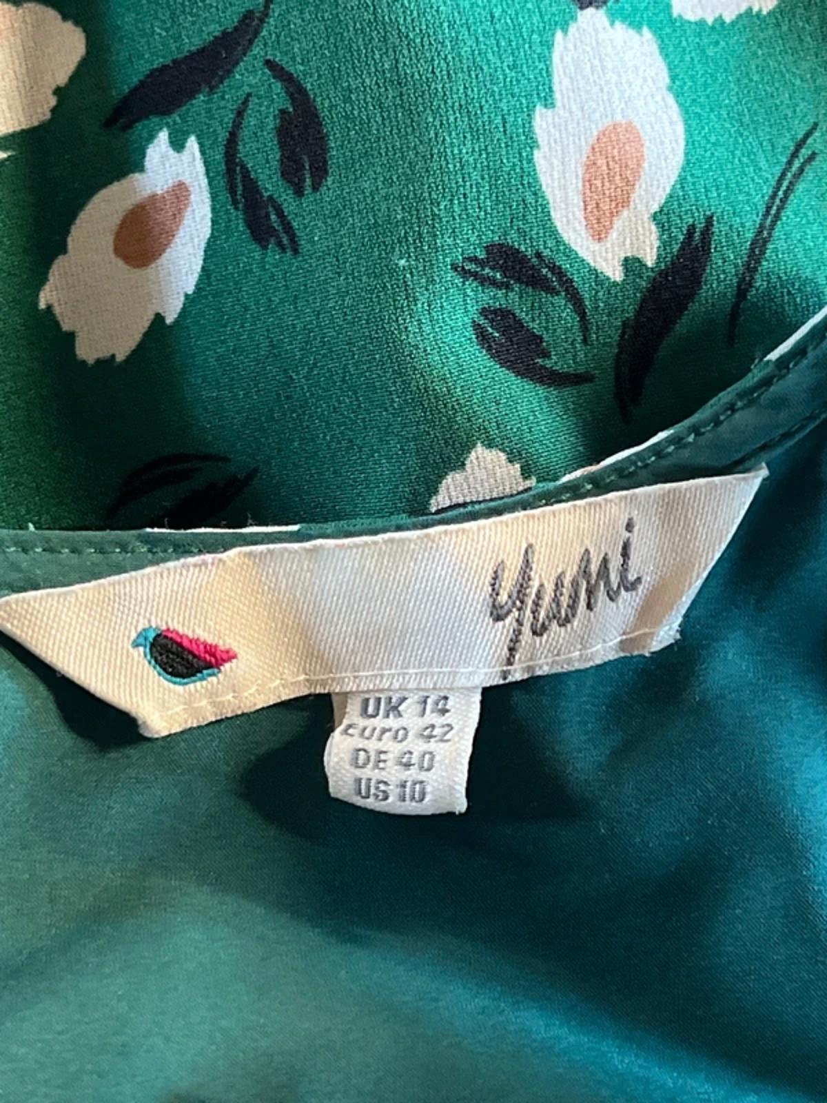 Yumi | 14 | Vintage Style Dark Green Floral Pattern Summer Dress