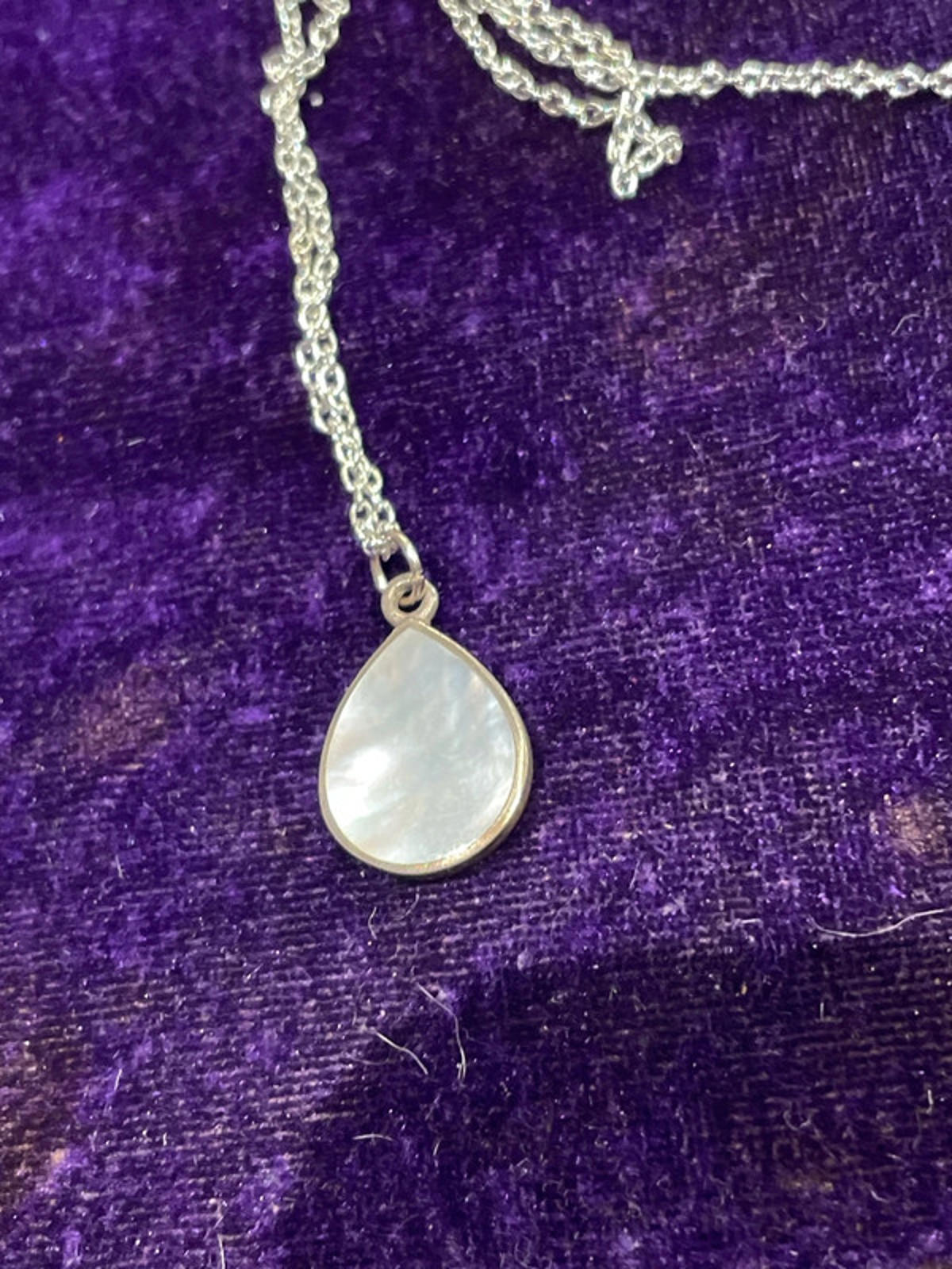 925 Silver Chain | Mother of Pearl Pendant | 26cm