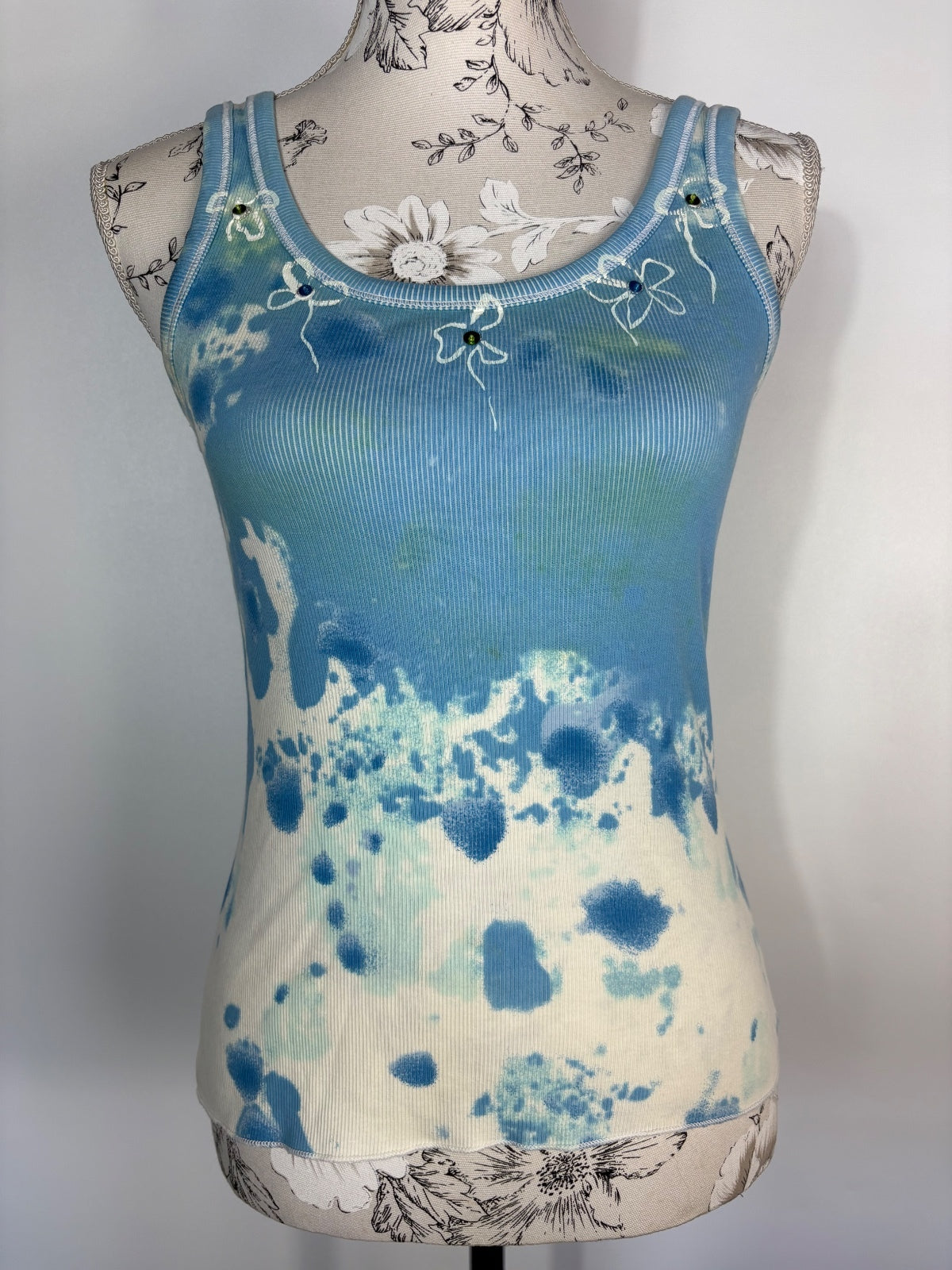 OUI moments vest top / 38inch chest