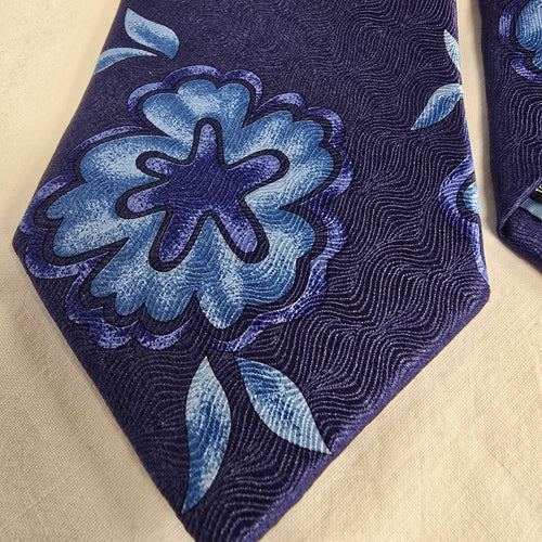 Blue 100% silk Auctin Reed tie
