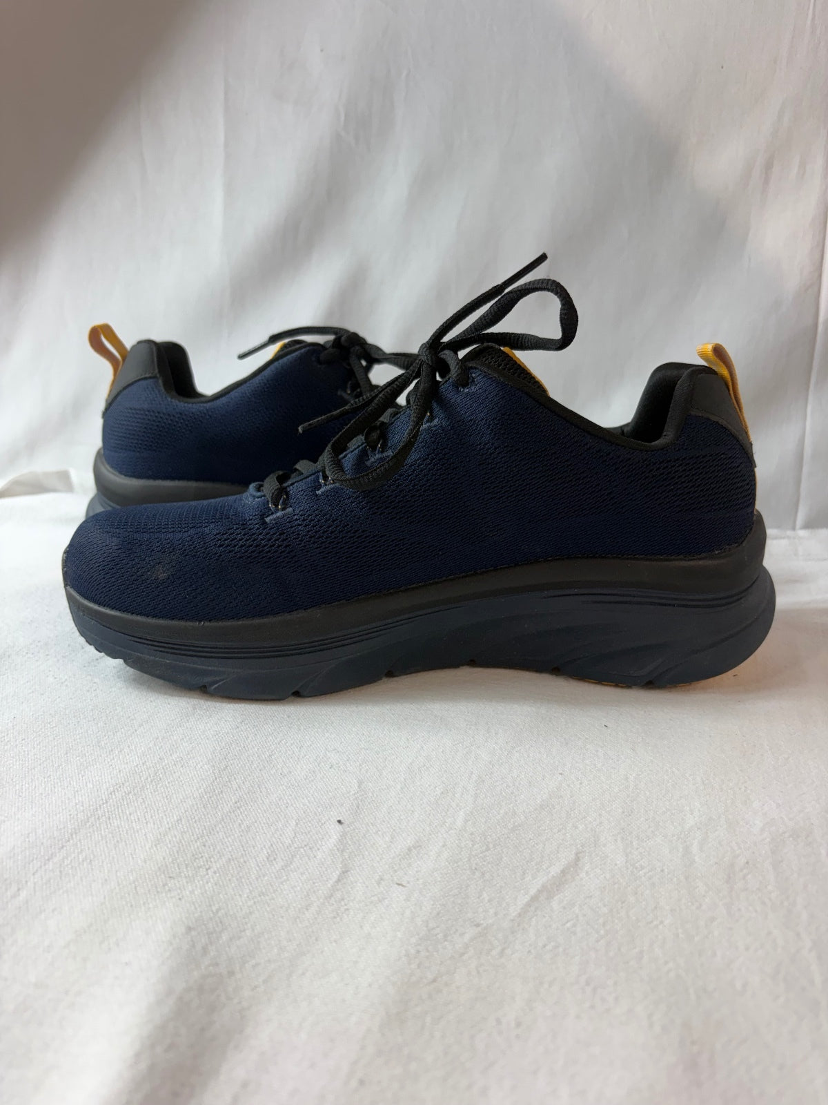 Sketchers d’lux walker trainers / UK 7.5