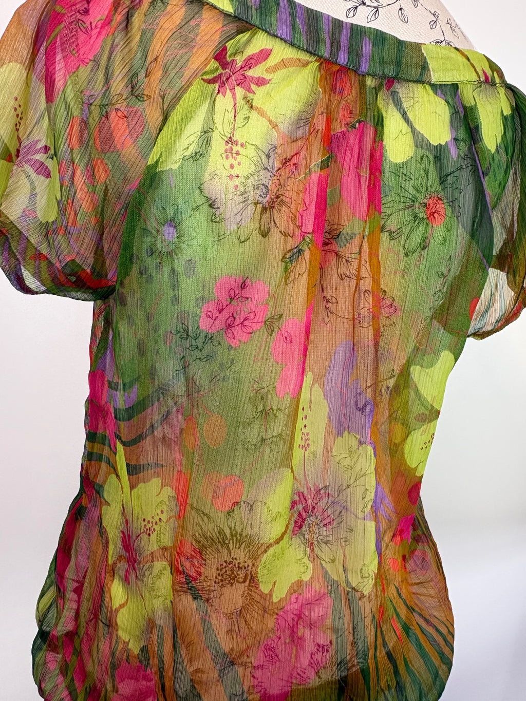 Sheer floral and botanical top / M