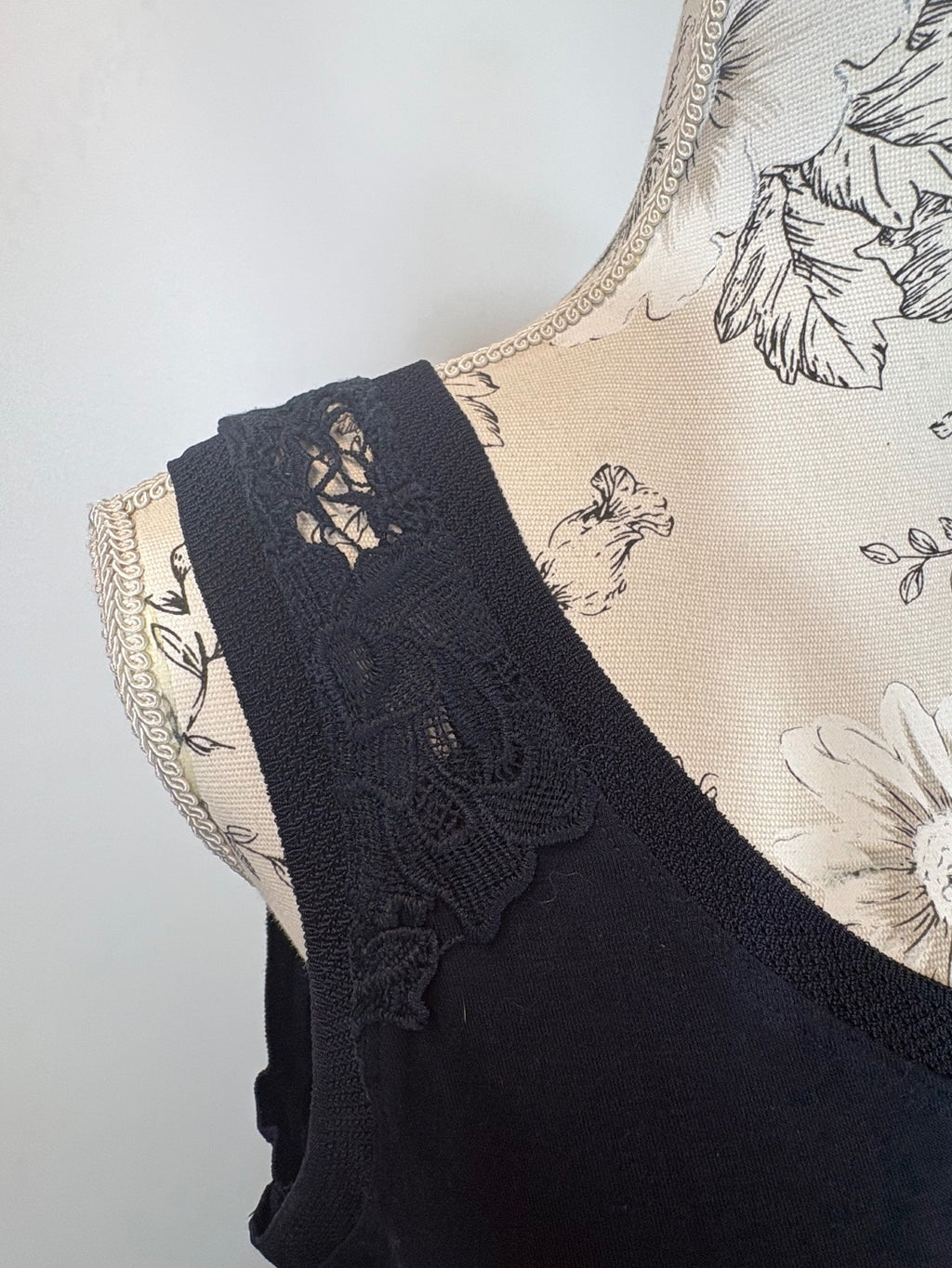 Ddiva, Lace navy blue tank top