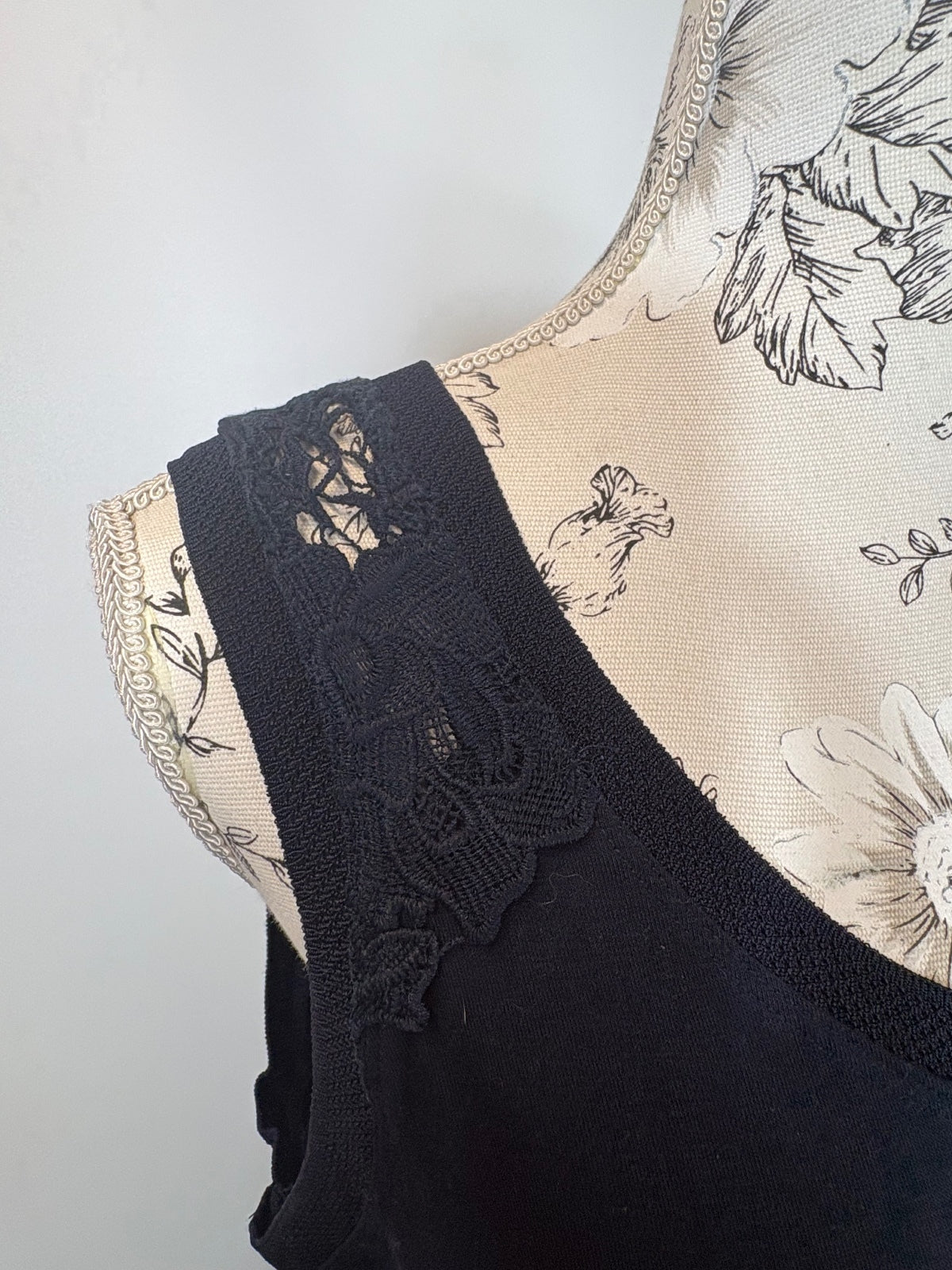 Ddiva, Lace navy blue tank top