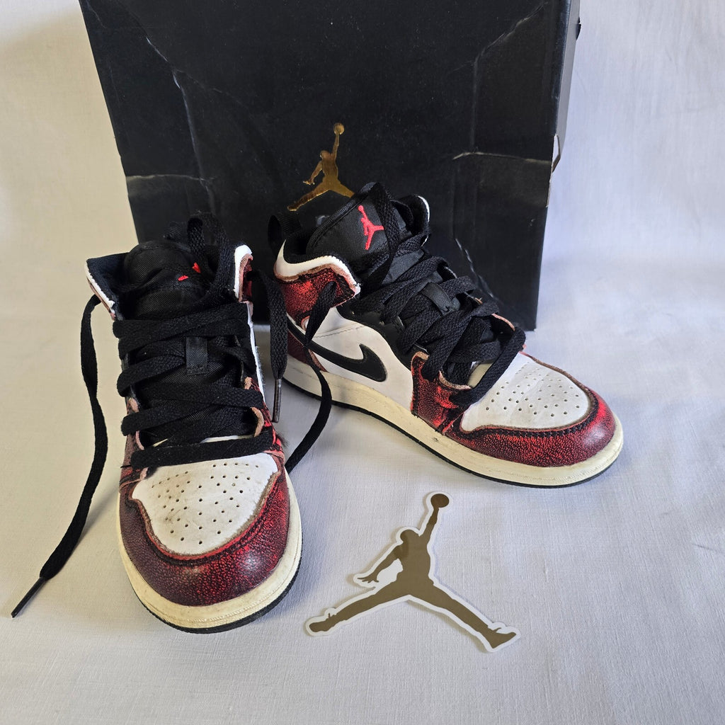 Nike Air Jordan 1 mid se  "wear away chicargo" size 12.5