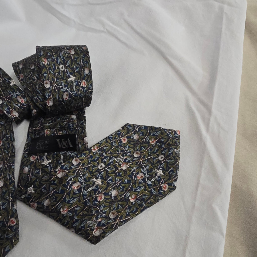 Vintage V&A Fox & Chave 100% tie