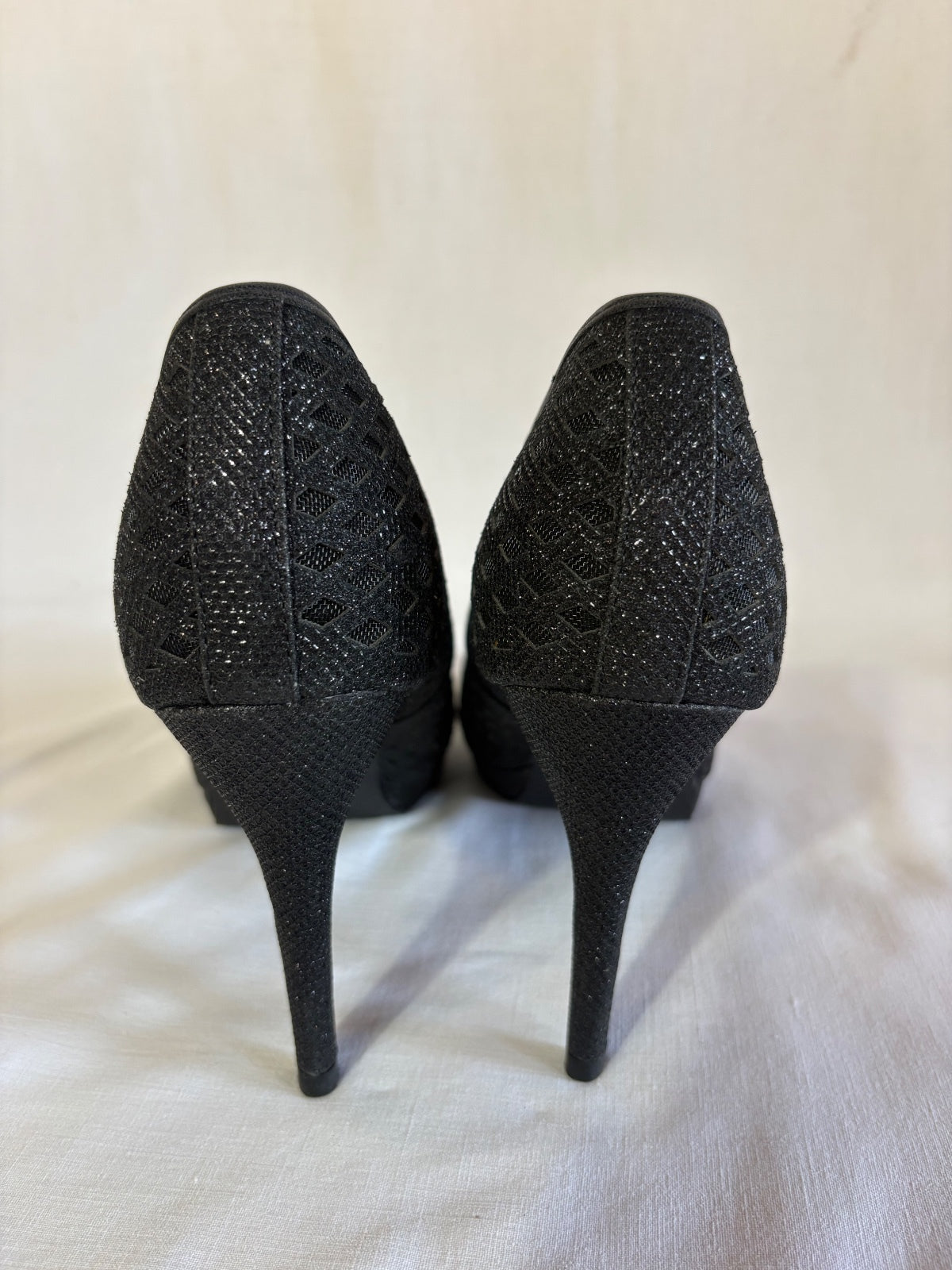 Heavenly Soles black open toe heels / 7