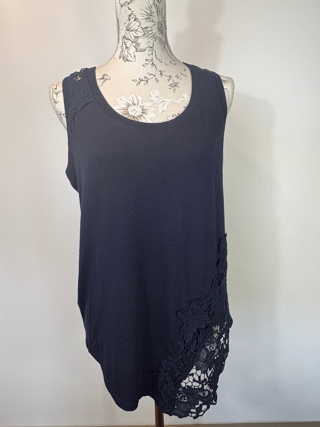 Ddiva, Lace navy blue tank top