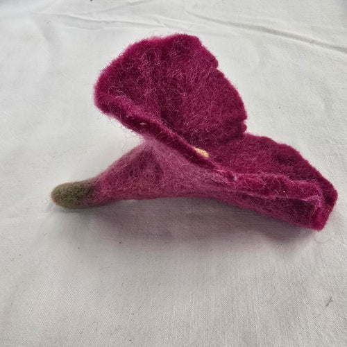 Beautiful Calla Lily cerise pink brooch