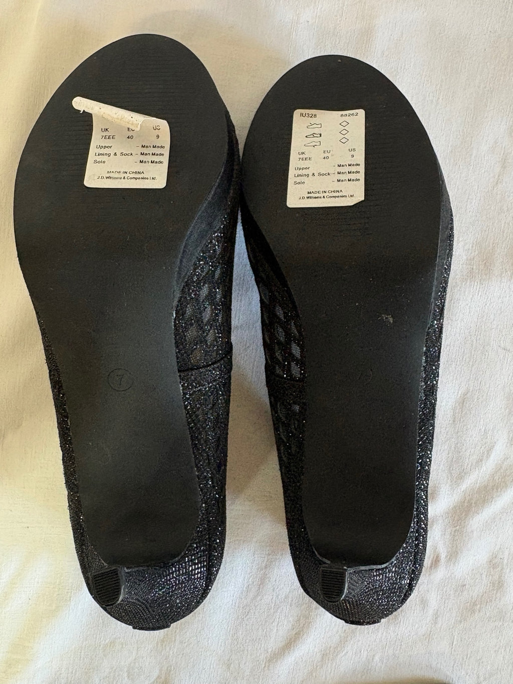 Heavenly Soles black open toe heels / 7