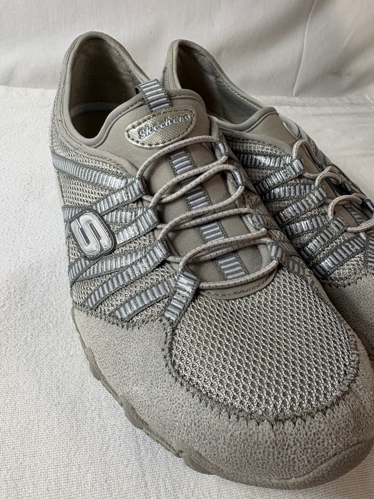 Sketchers grey trainers / UK 6