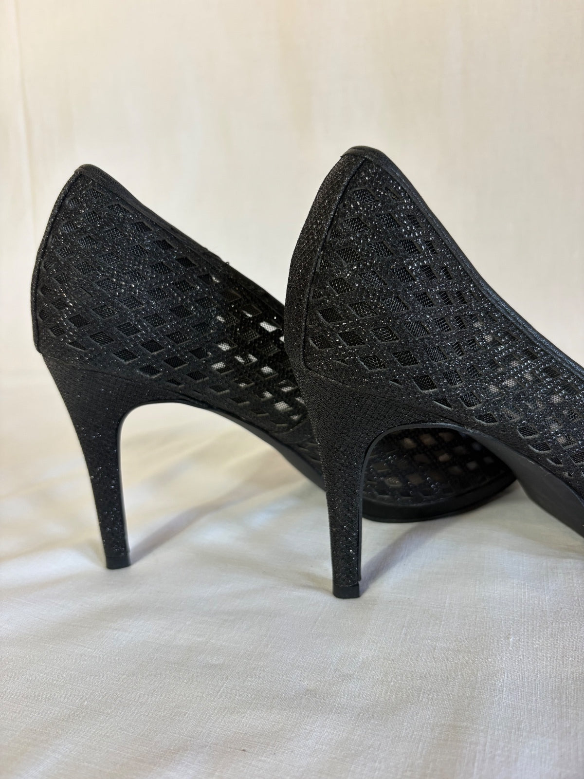 Heavenly Soles black open toe heels / 7