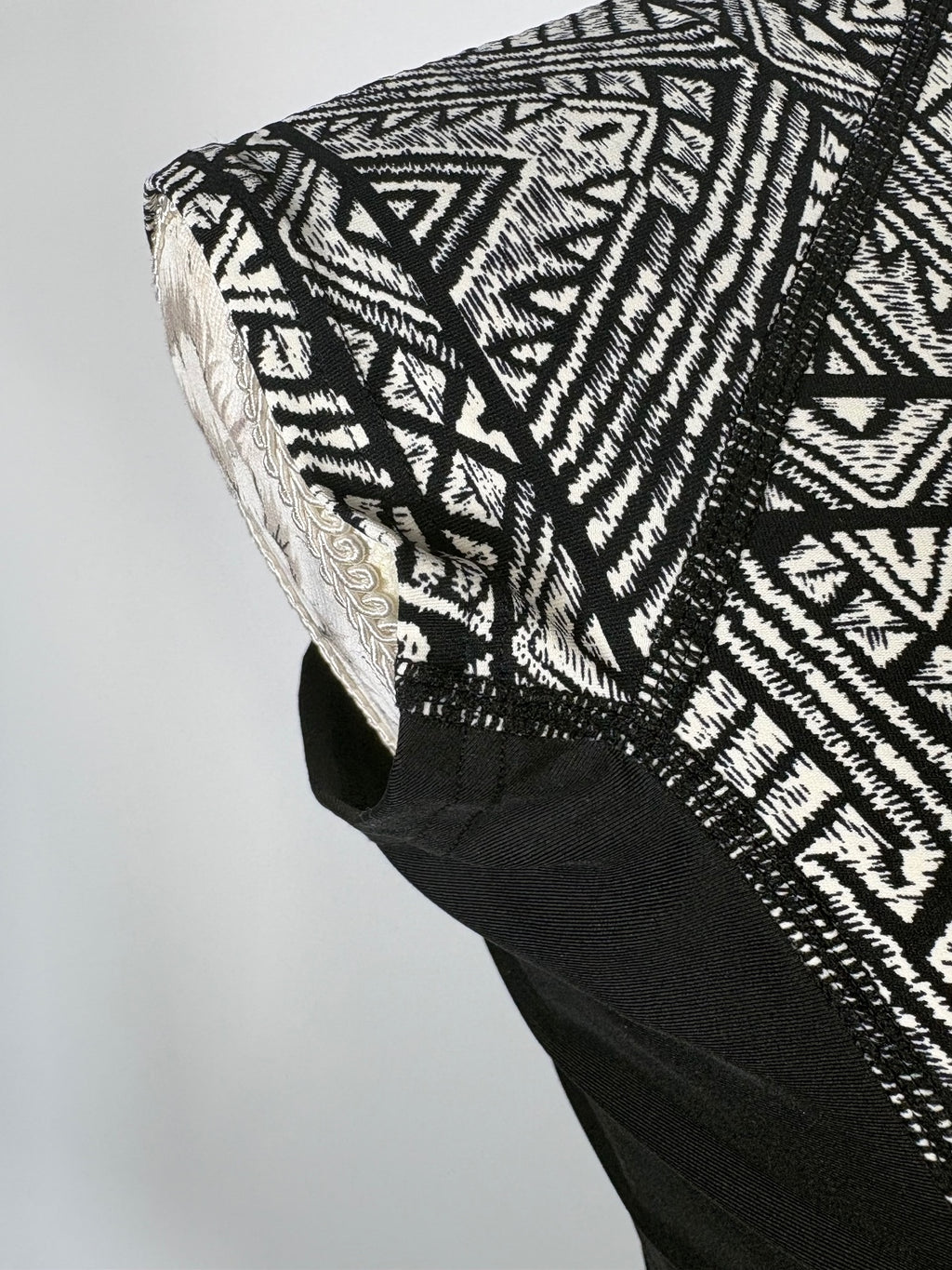 O’Neill hyperdry swim top / M
