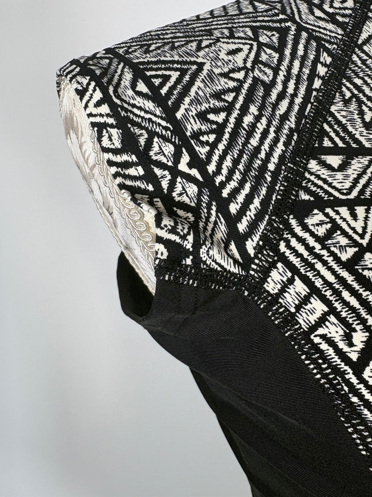 O’Neill hyperdry swim top / M