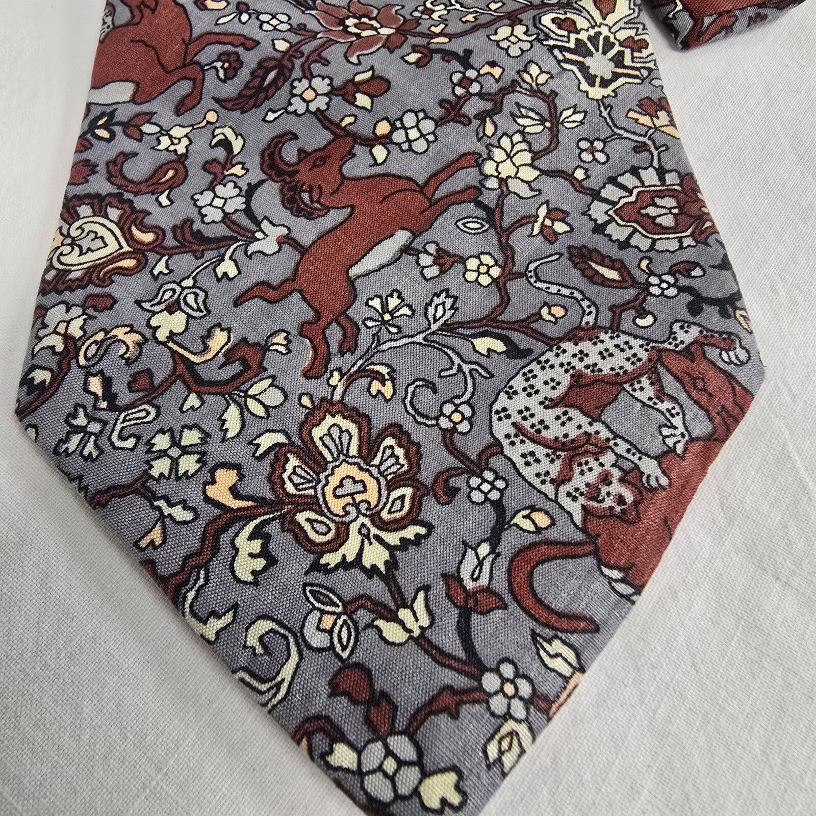 Hardy Amies 100% silk tie