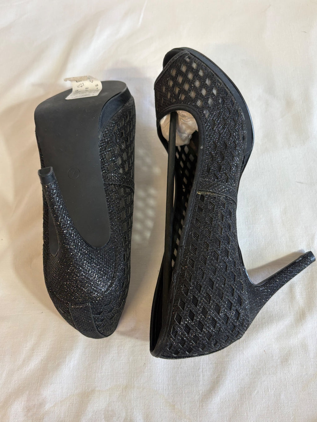 Heavenly Soles black open toe heels / 7