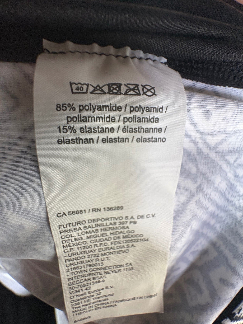 O’Neill hyperdry swim top / M