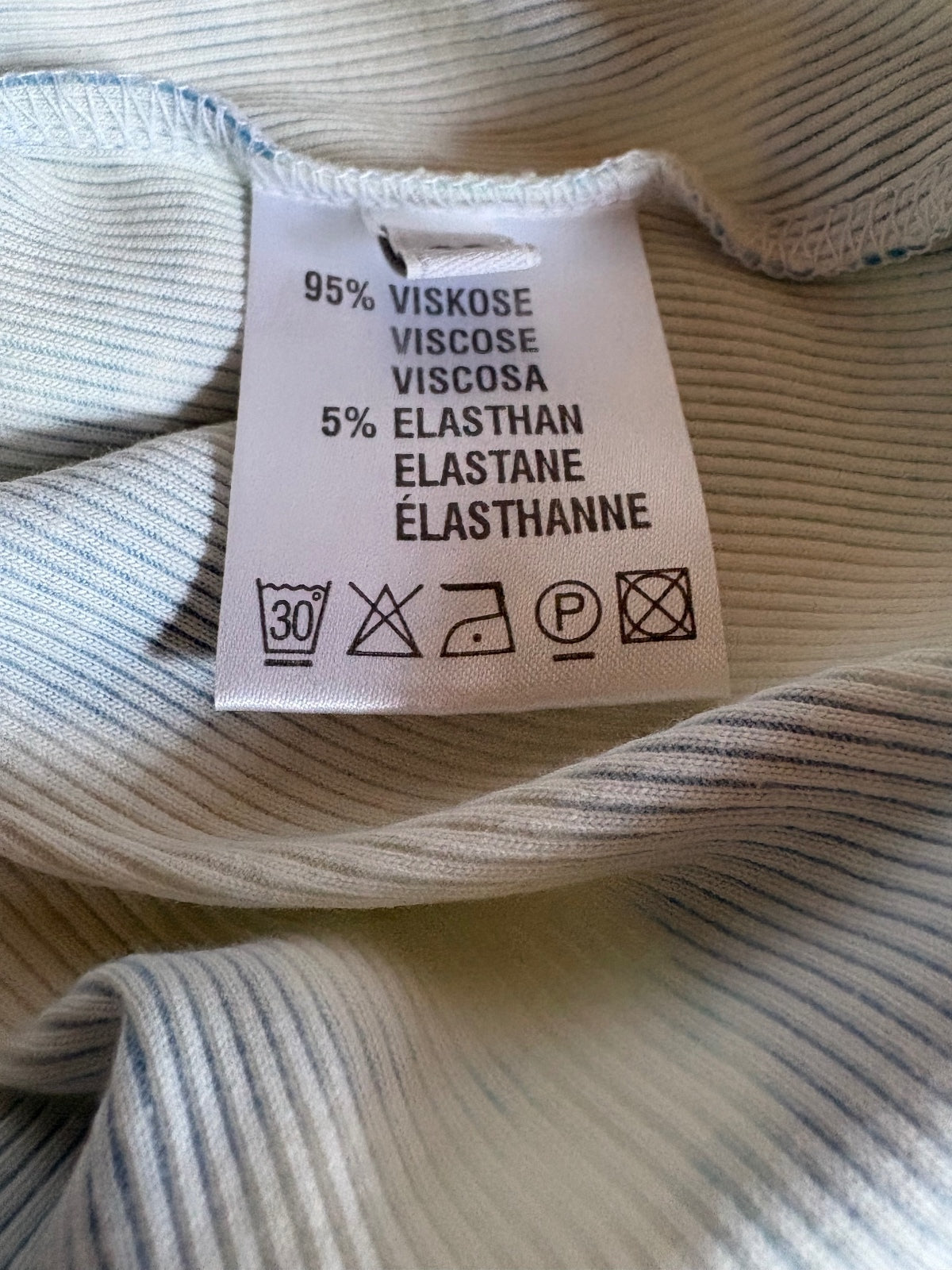 OUI moments vest top / 38inch chest