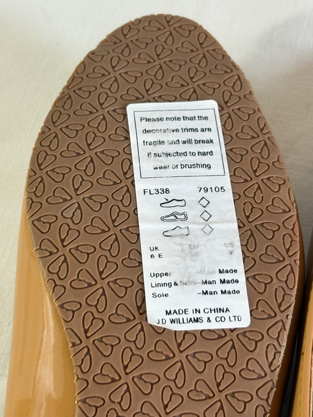 Caramel open toe flats / UK 6