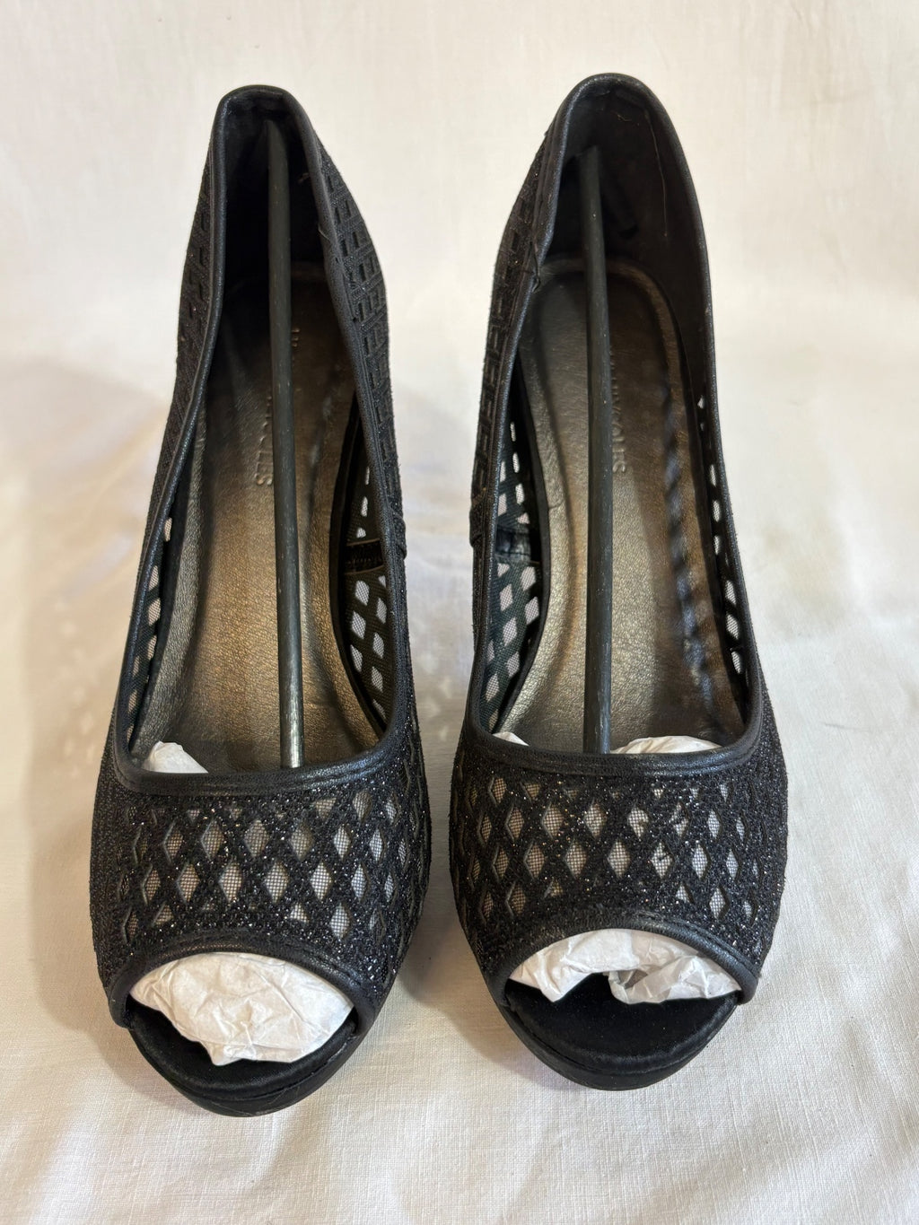 Heavenly Soles black open toe heels / 7