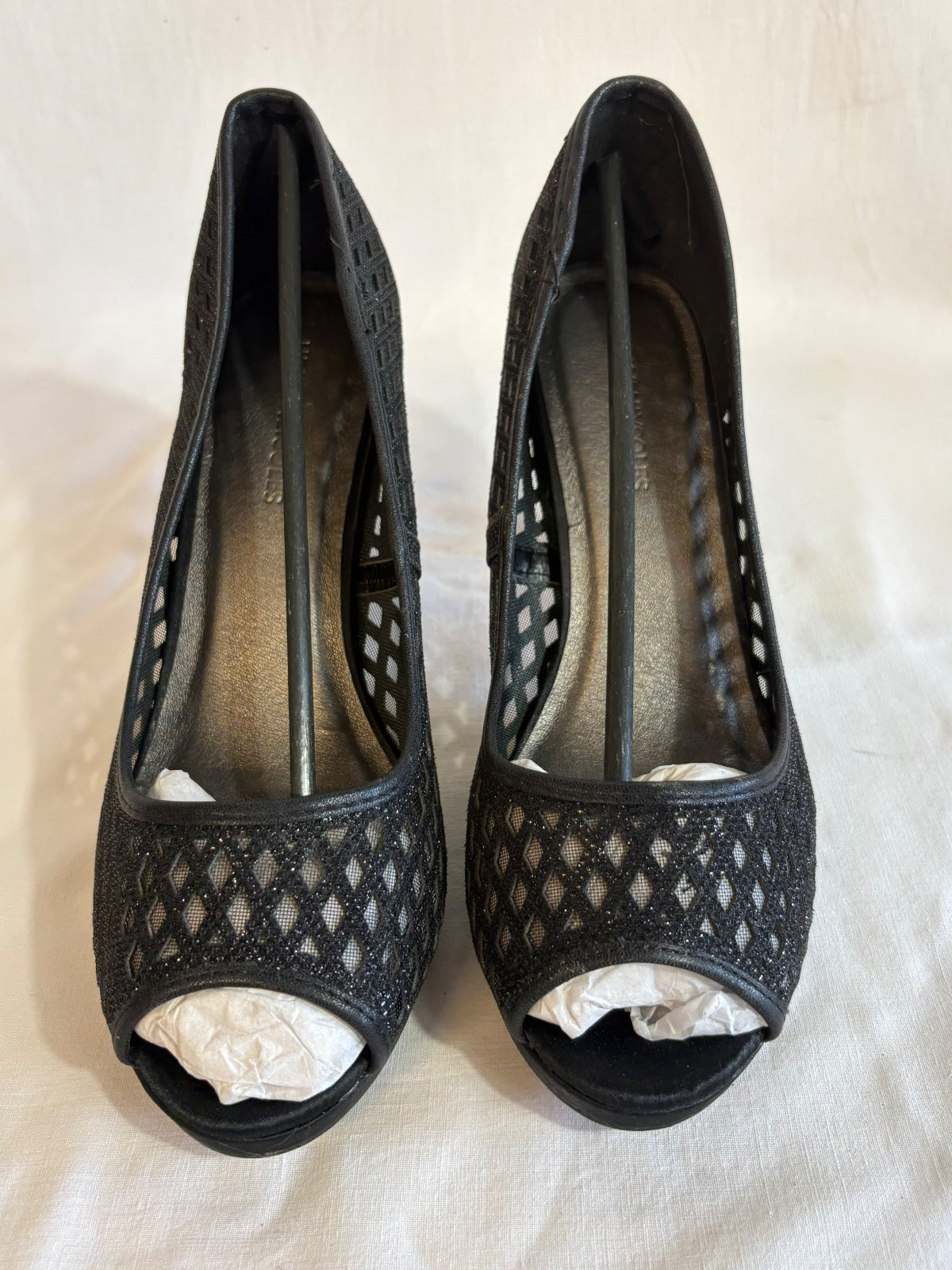 Heavenly Soles black open toe heels / 7