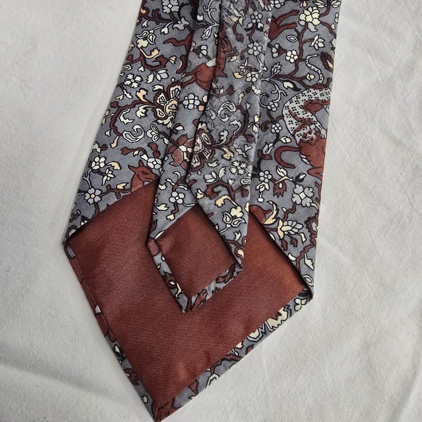 Hardy Amies 100% silk tie