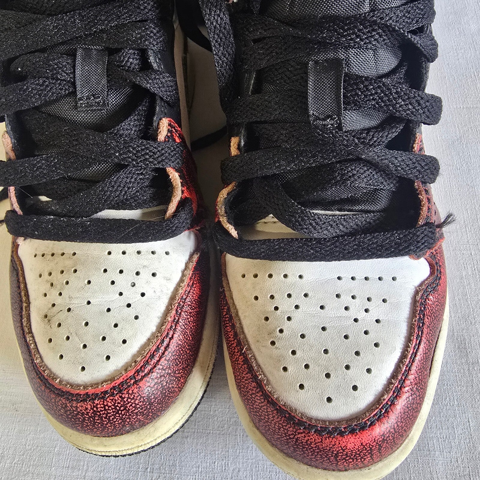 Nike Air Jordan 1 mid se  "wear away chicargo" size 12.5