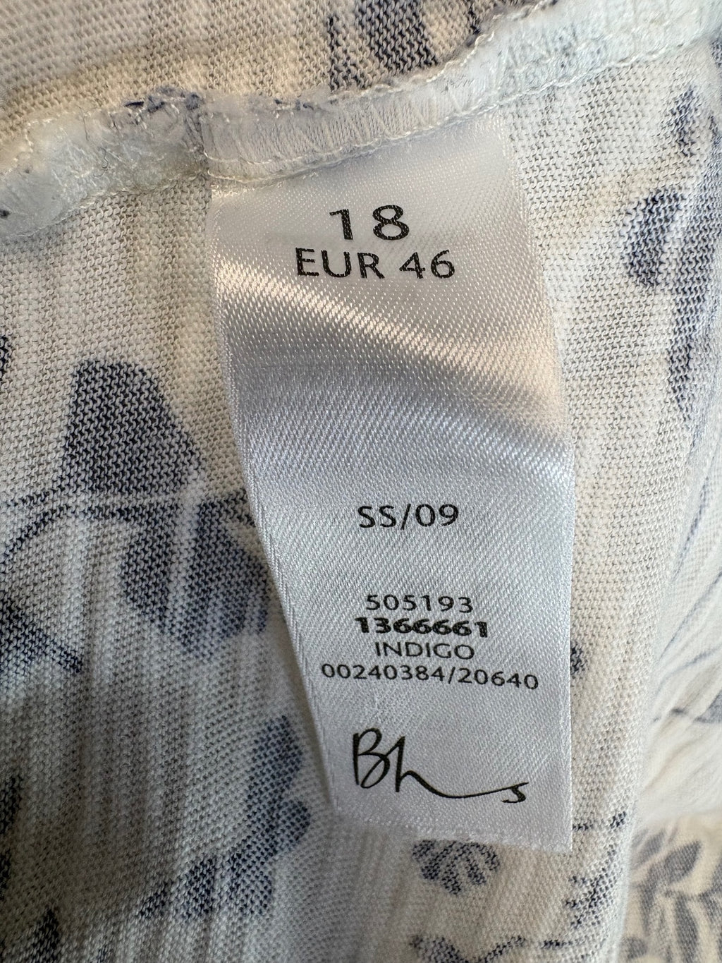 Vanilla Sands vest top / 18
