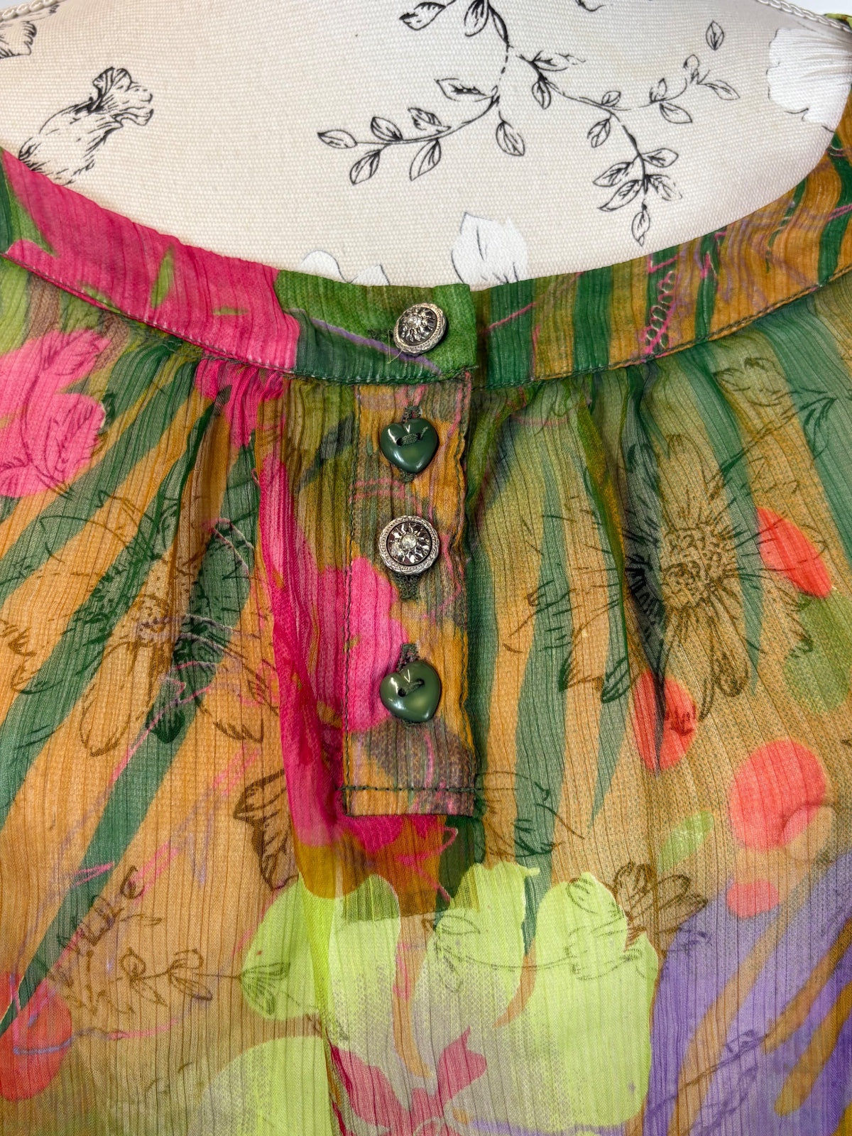 Sheer floral and botanical top / M