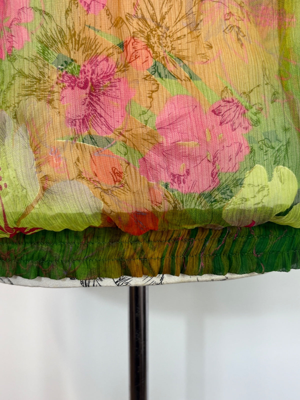 Sheer floral and botanical top / M