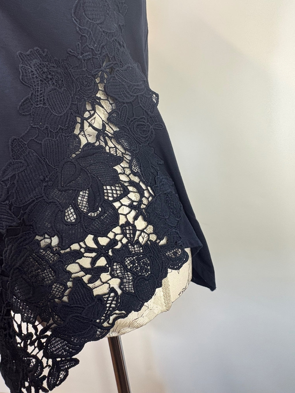 Ddiva, Lace navy blue tank top