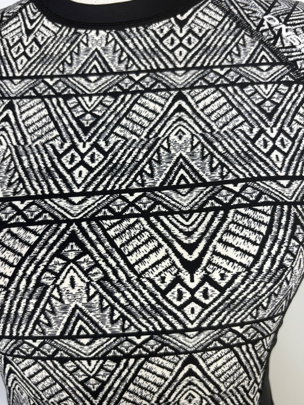 O’Neill hyperdry swim top / M