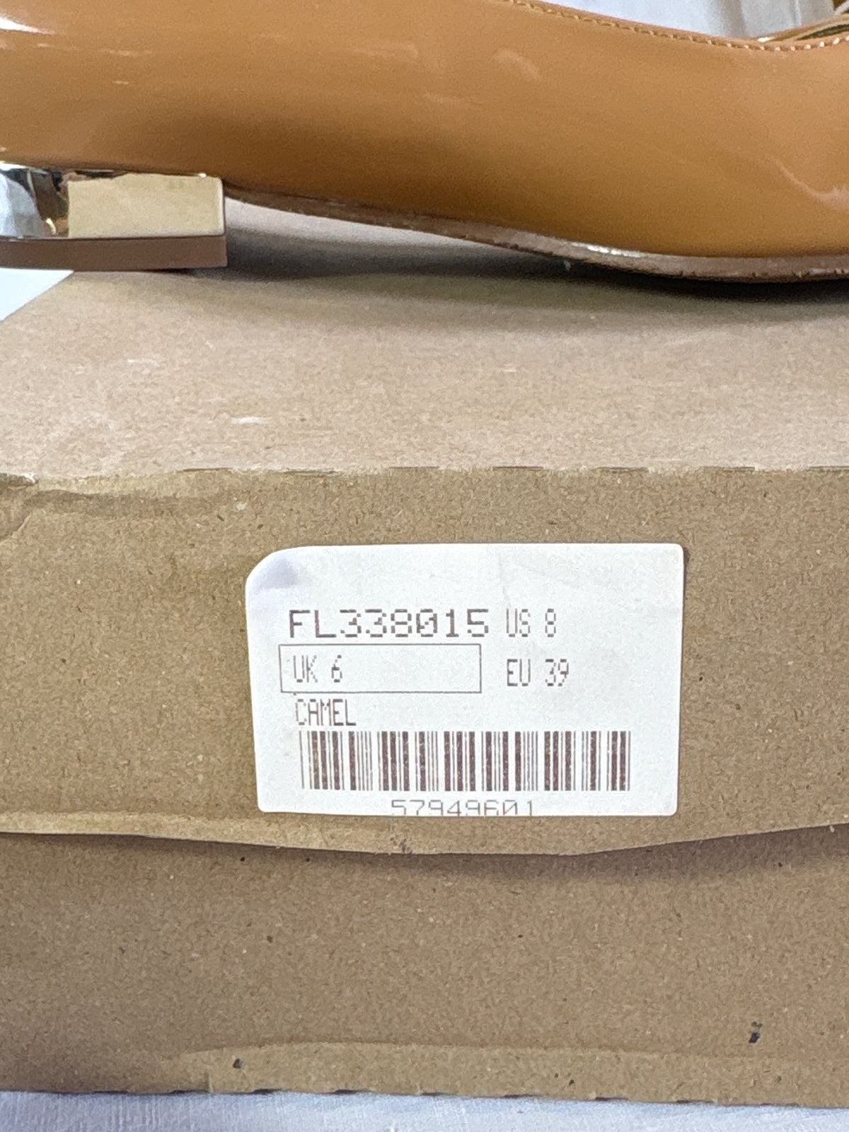 Caramel open toe flats / UK 6