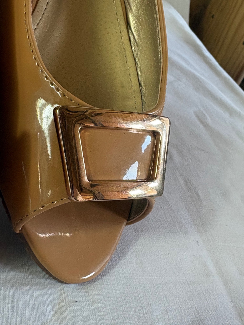 Caramel open toe flats / UK 6