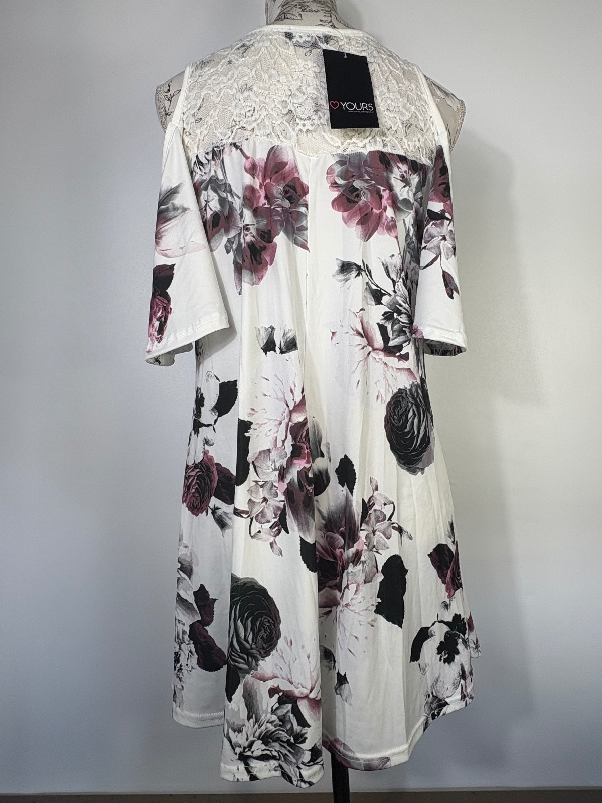 Yours cold shoulder top / 16