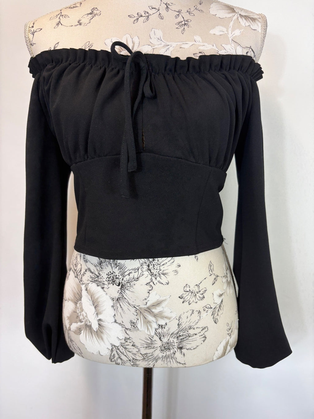 New Look black off the shoulder top / 10