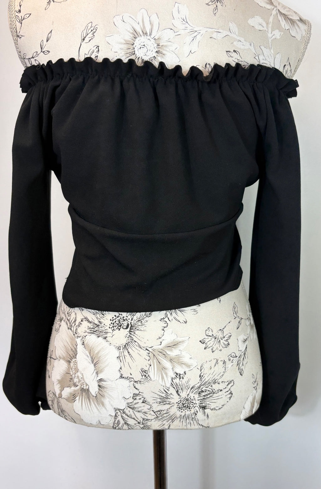 New Look black off the shoulder top / 10