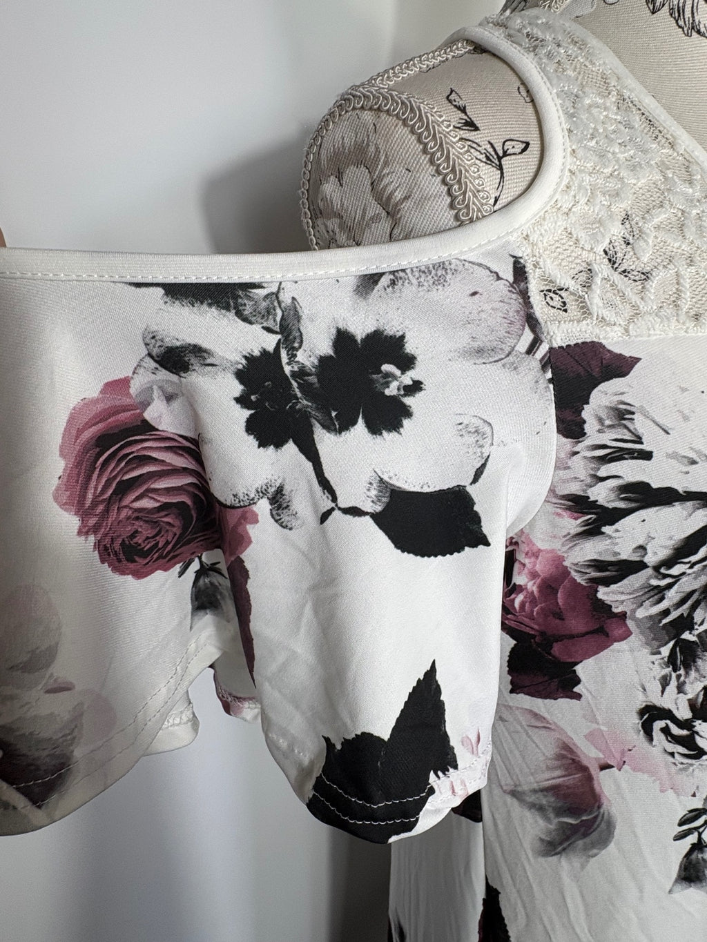 Yours cold shoulder top / 16