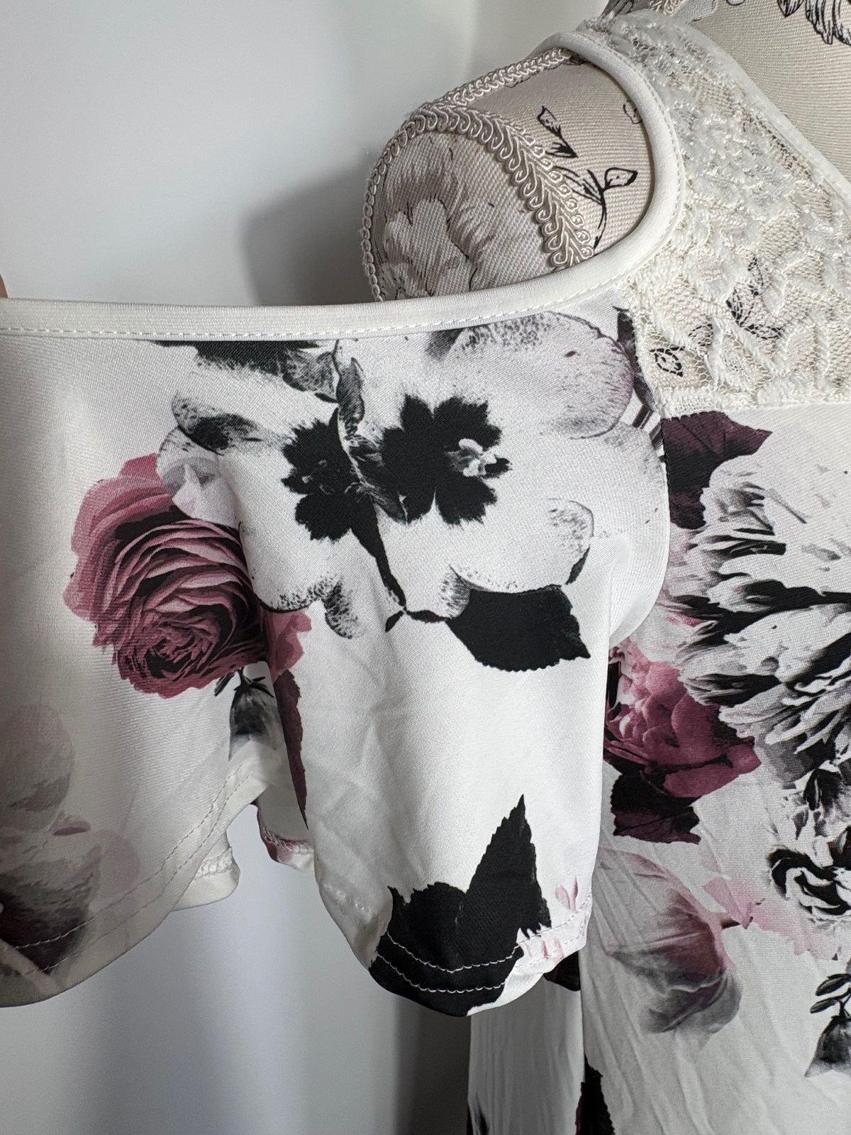 Yours cold shoulder top / 16