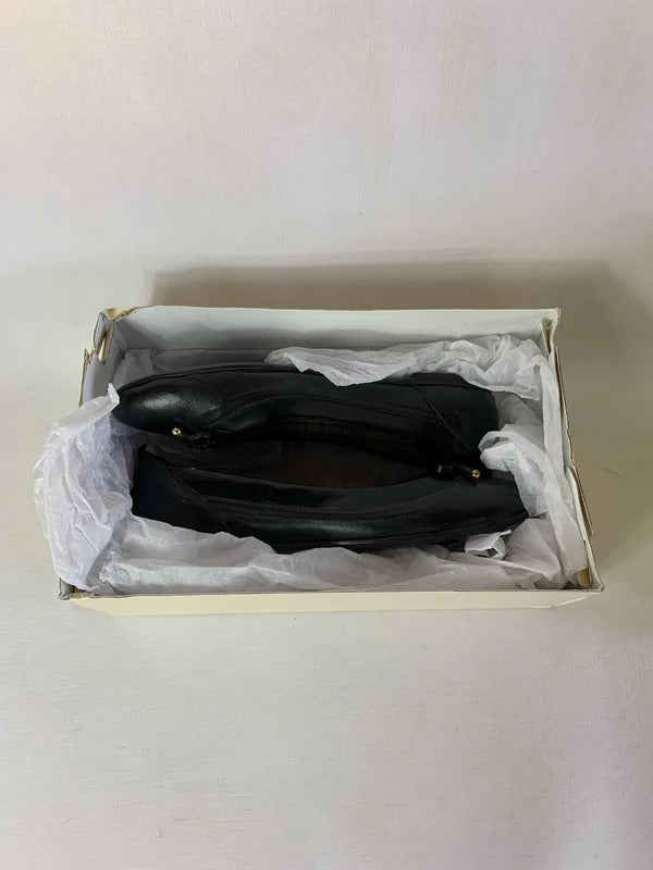 Kinloch | Size 6 | Black patent rim leather ballets with gold trim bows